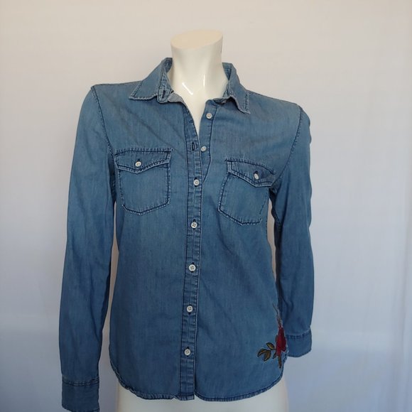 Aeropostale Tops - Aeropostale button down denim color shirt